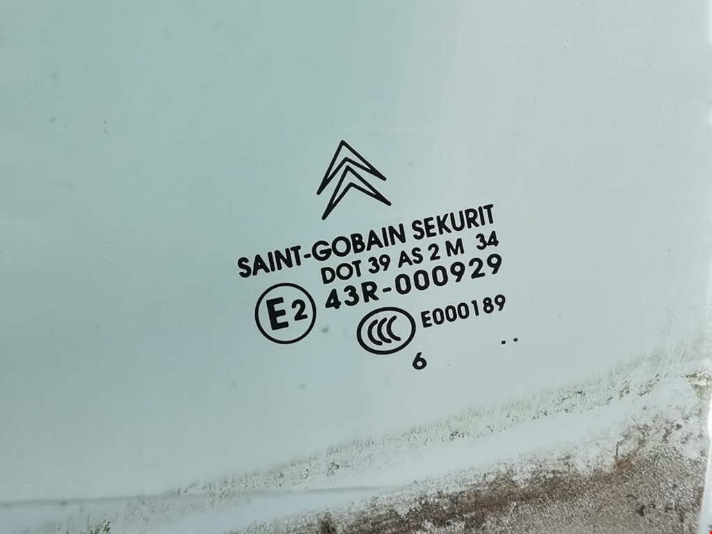 Стекло двери переднее левое CITROEN C4 I 2004-2014
