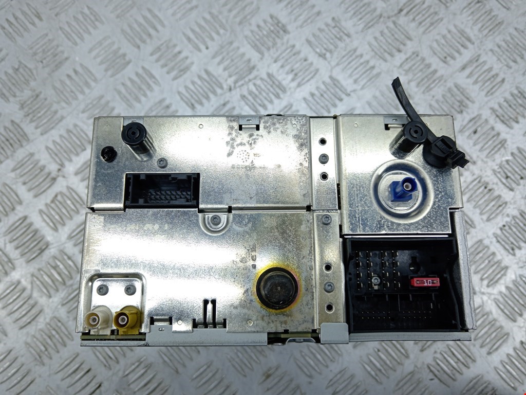 Магнитола VOLKSWAGEN Touareg 2002-2010