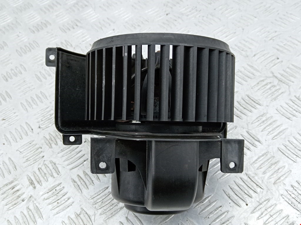 Моторчик (мотор) отопителя салона VOLKSWAGEN Touareg 2002-2010