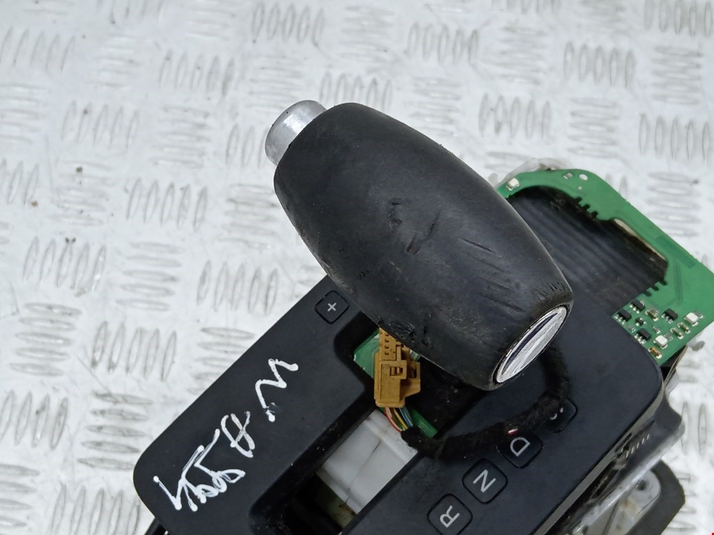 Кулиса (селектор) АКПП/МКПП в салоне VOLKSWAGEN Touareg 2002-2010