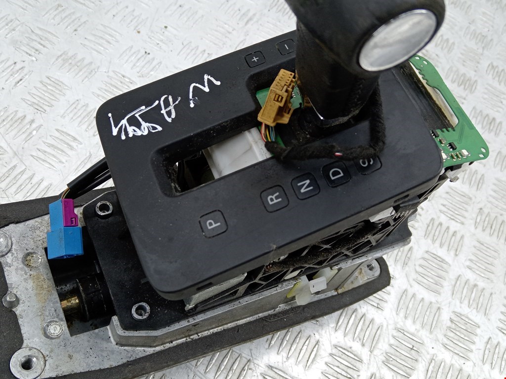 Кулиса (селектор) АКПП/МКПП в салоне VOLKSWAGEN Touareg 2002-2010