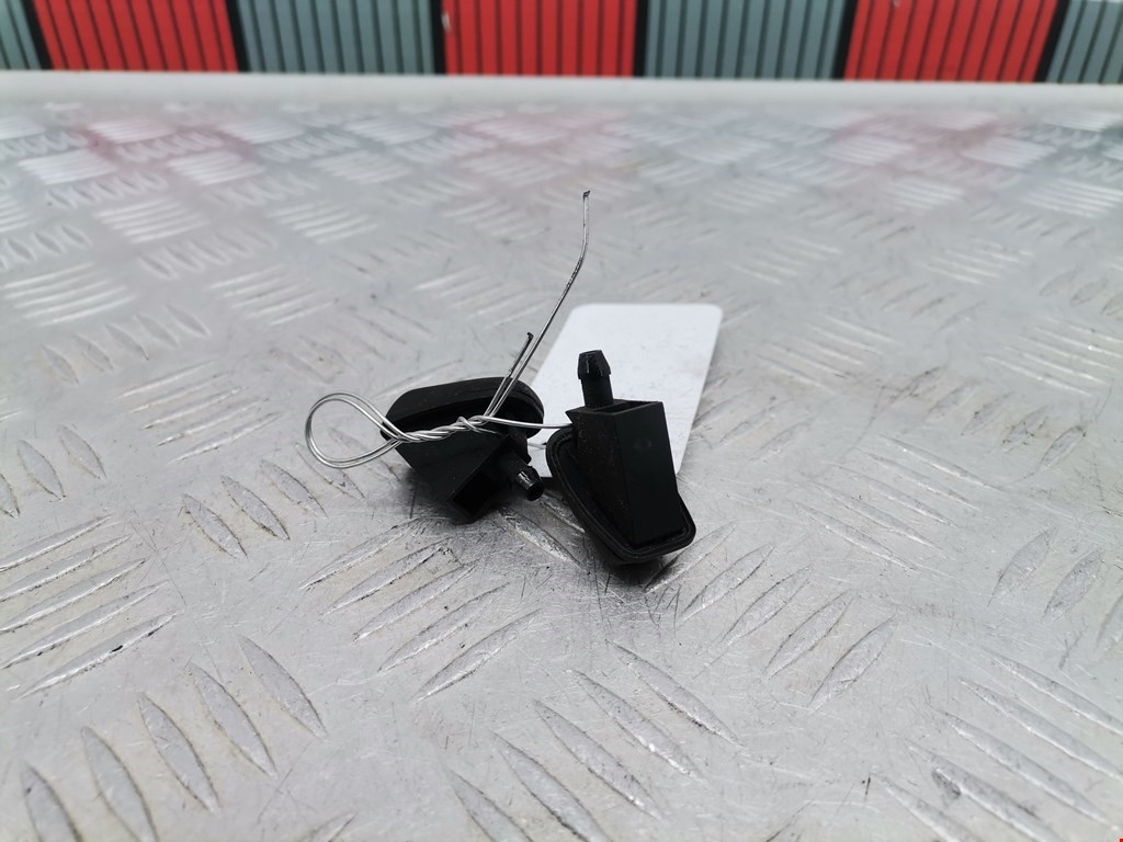 Форсунка омывателя лобового стекла FORD Fiesta 2001-2008