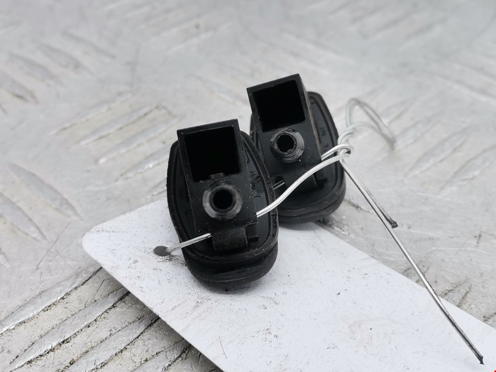 Форсунка омывателя лобового стекла FORD Fiesta 2001-2008