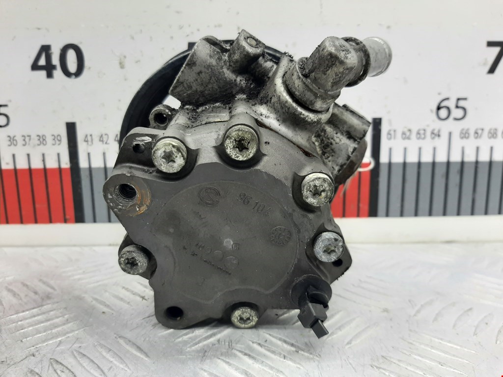 Насос гидроусилителя руля (ГУР) AUDI A8 D3 2003-2010