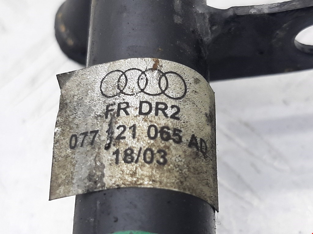 Патрубок AUDI A8 D3 2003-2010