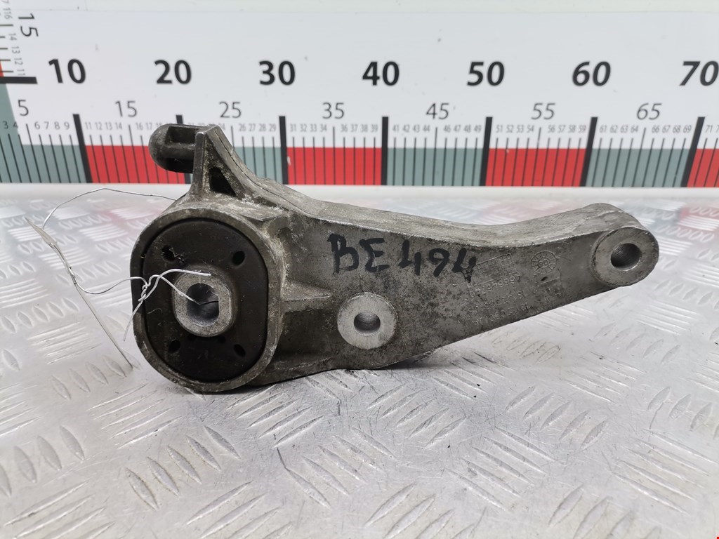 Подушка (опора) крепления двигателя Opel Corsa C (2000-2006)