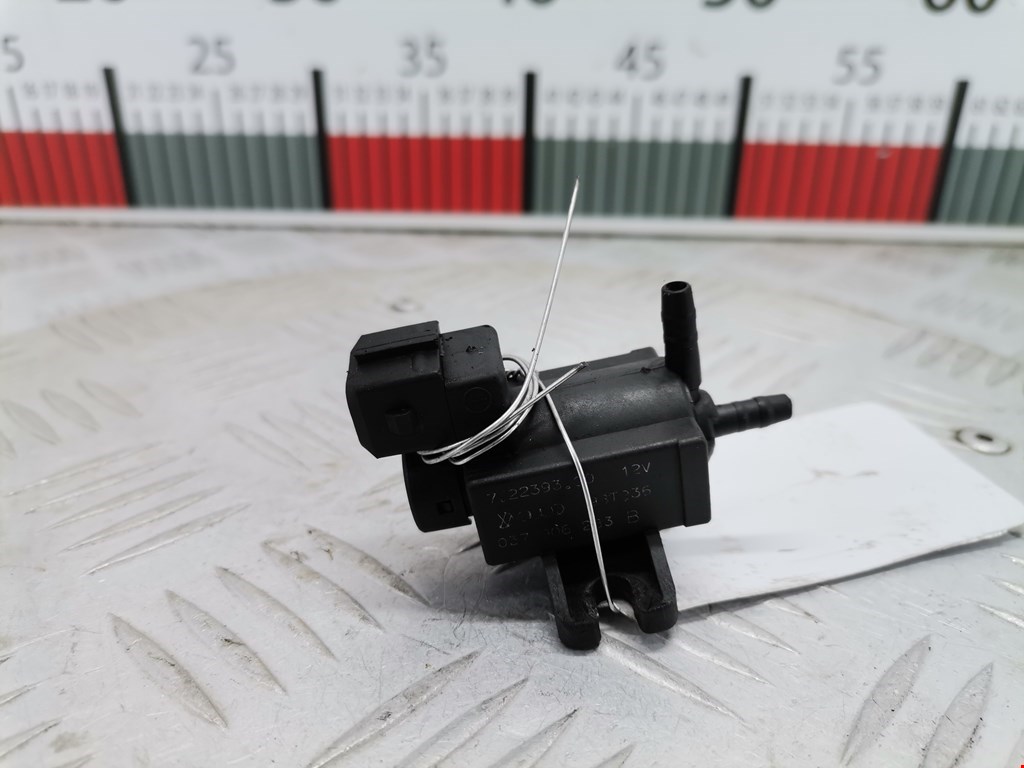 Клапан воздушного фильтра Audi A3 8L (1996-2003)