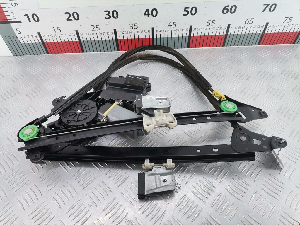 Стеклоподъемник задний правый SEAT Alhambra 1996-2010