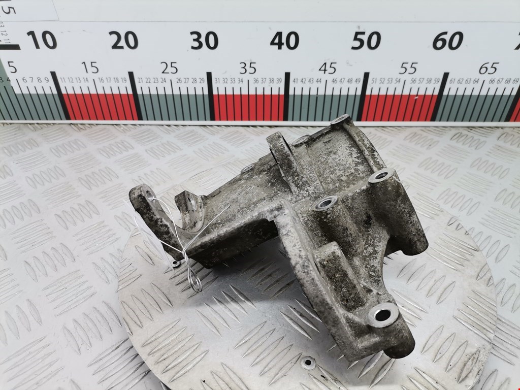 Кронштейн гидроусилителя KIA Sorento 2002-2009