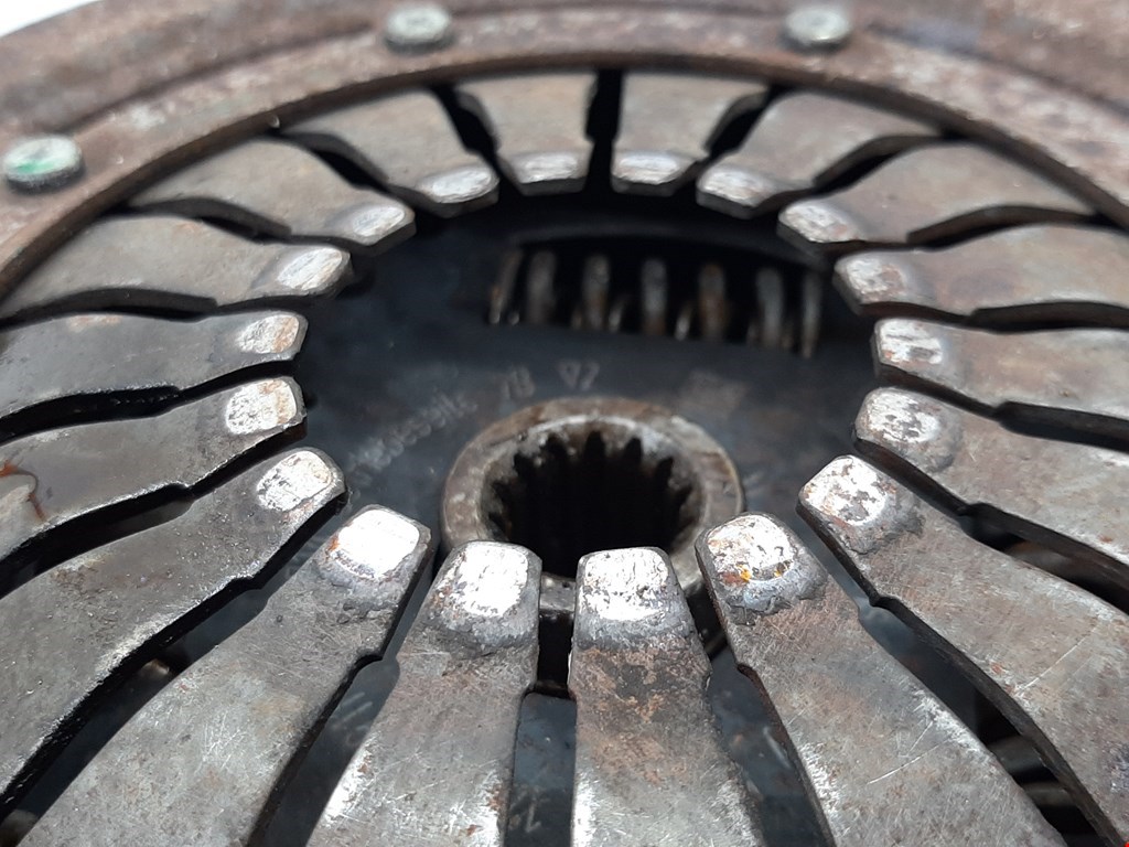 Маховик (демпфер сцепления) OPEL Corsa D 2006-2014