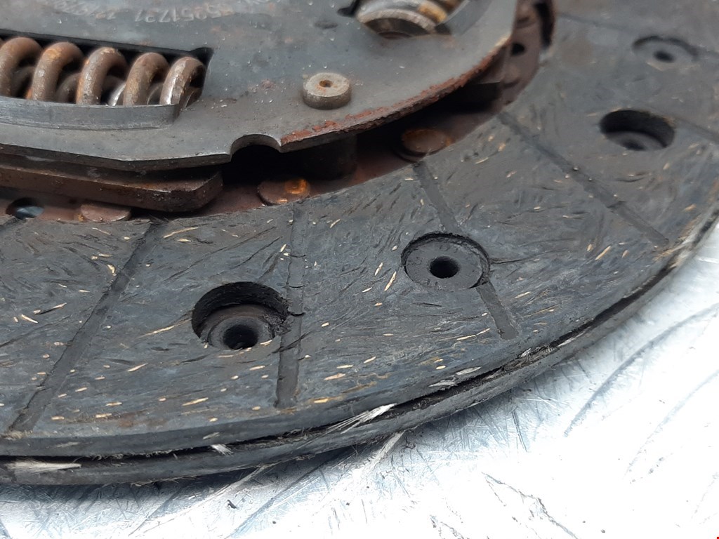 Маховик (демпфер сцепления) OPEL Corsa D 2006-2014