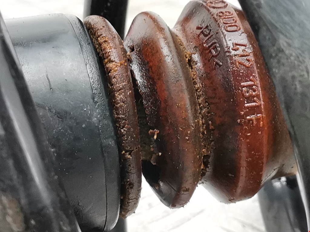 Амортизатор передний левый AUDI A4 B6 2001-2005