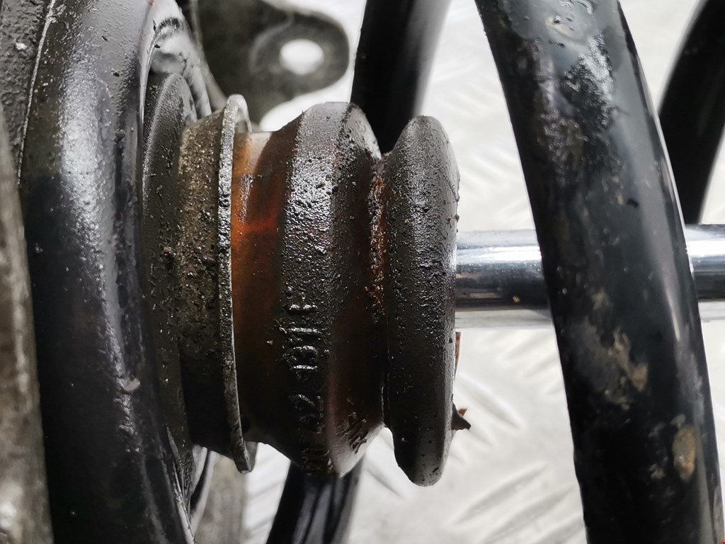 Амортизатор передний правый AUDI A4 B6 2001-2005