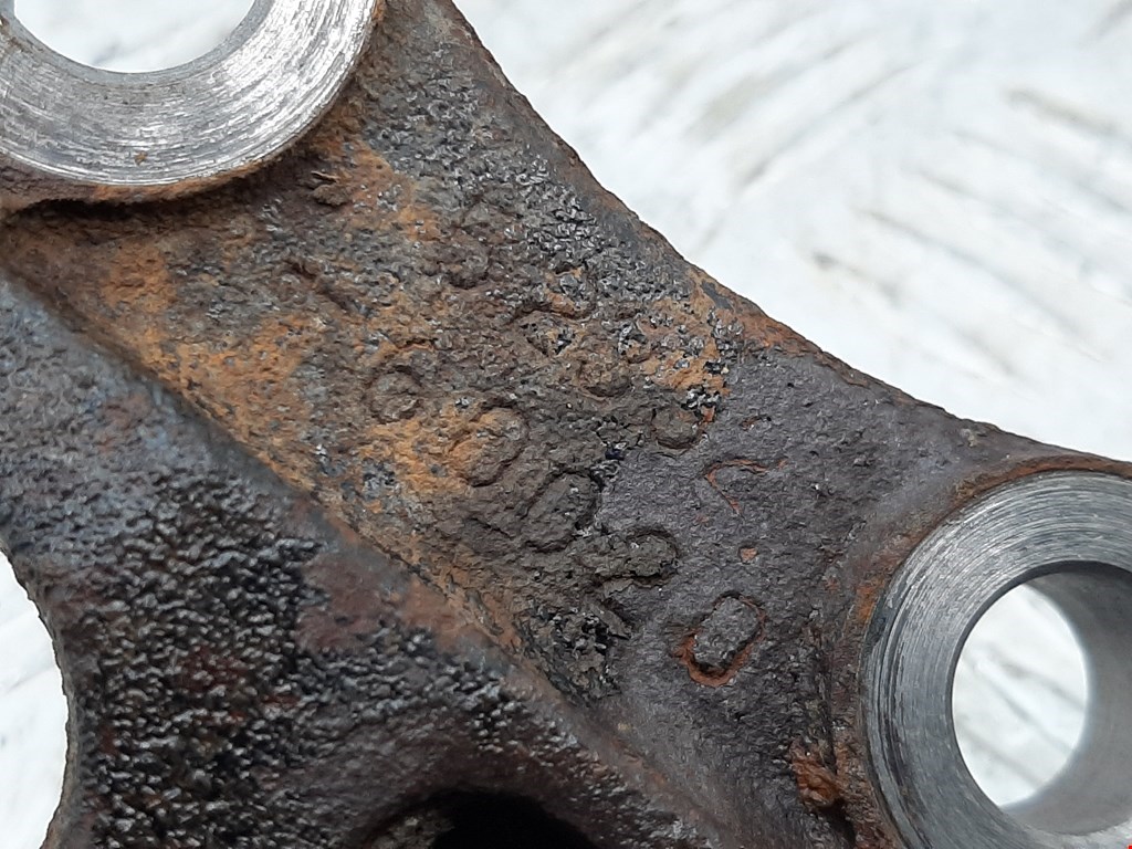 Кронштейн редуктора TOYOTA Land Cruiser Prado 120 2002-2009