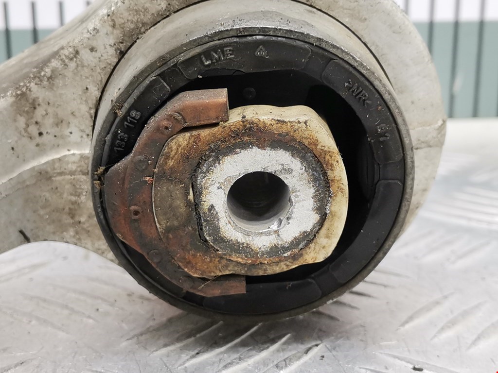 Рычаг передний правый AUDI A4 B5 1995-2001