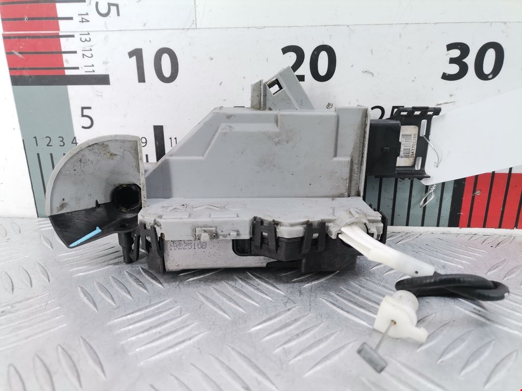 Замок двери передней правой PEUGEOT Partner 2008-2018