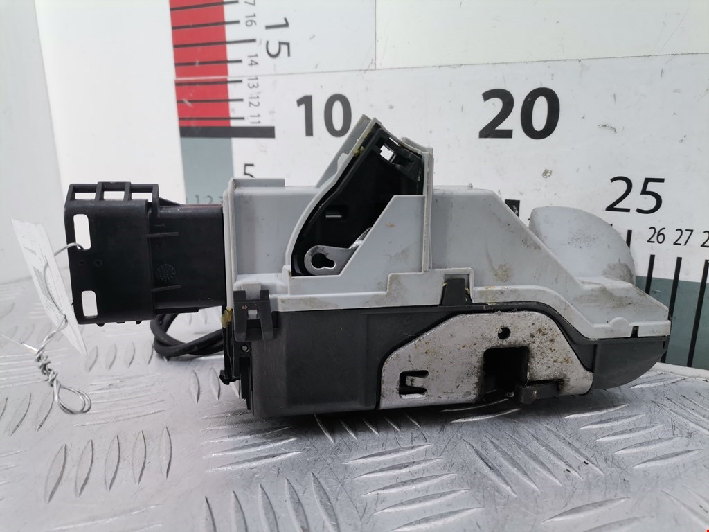 Замок двери передней правой PEUGEOT Partner 2008-2018