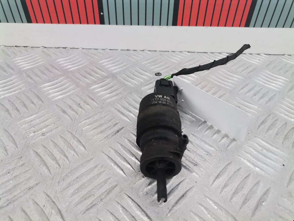 Насос (моторчик) омывателя Audi TT 8J (2006-2014)