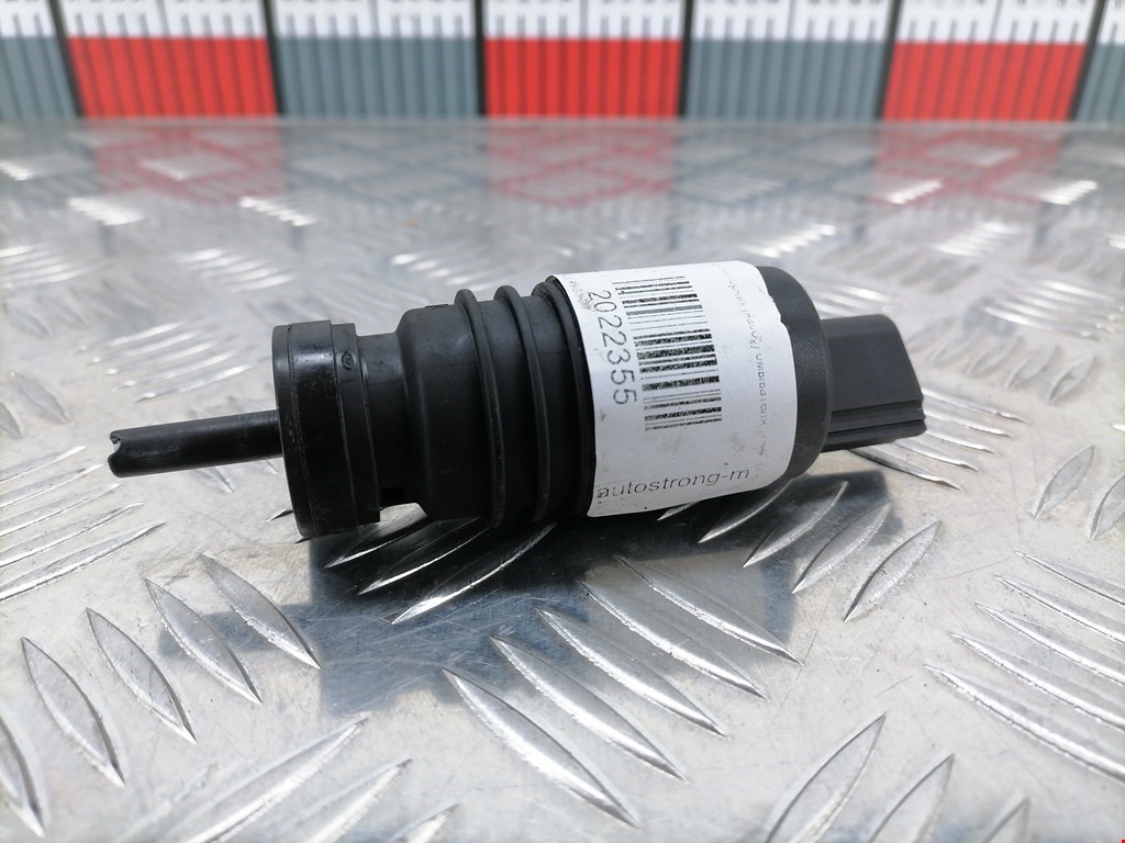 Насос (моторчик) омывателя Audi A8 D3 (2002-2010)