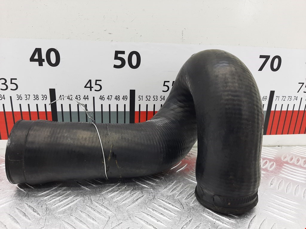 Патрубок интеркулера VOLKSWAGEN Passat B5 1997-2005