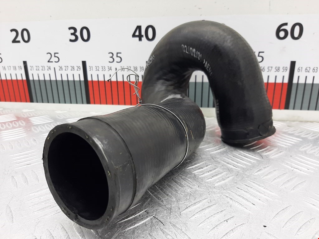 Патрубок интеркулера VOLKSWAGEN Passat B5 1997-2005