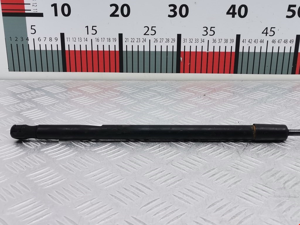 Амортизатор крышки (двери) багажника VOLKSWAGEN Touareg 2002-2010