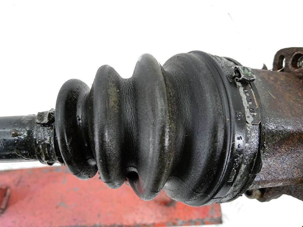 Полуось (привод, приводной вал) передняя левая AUDI A8 D3 2003-2010