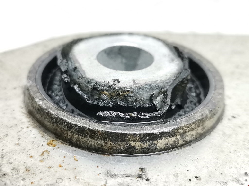 Рычаг передний правый AUDI A8 D3 2003-2010