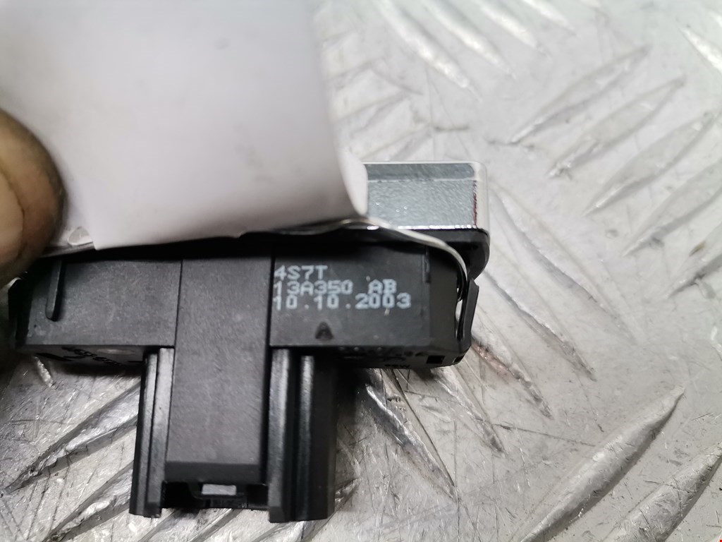 Кнопка аварийной сигнализации (аварийки) FORD Mondeo III 2000-2007