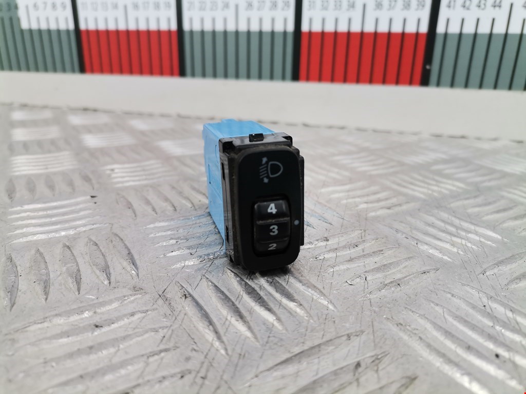 Кнопка корректора фар Mitsubishi L200 4 (2006-2015)