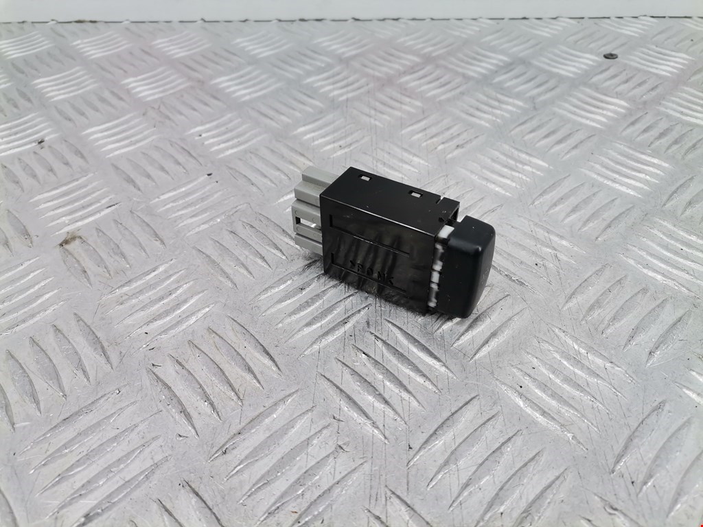 Кнопка антипробуксовочной системы MITSUBISHI L200 KB 2006-2015