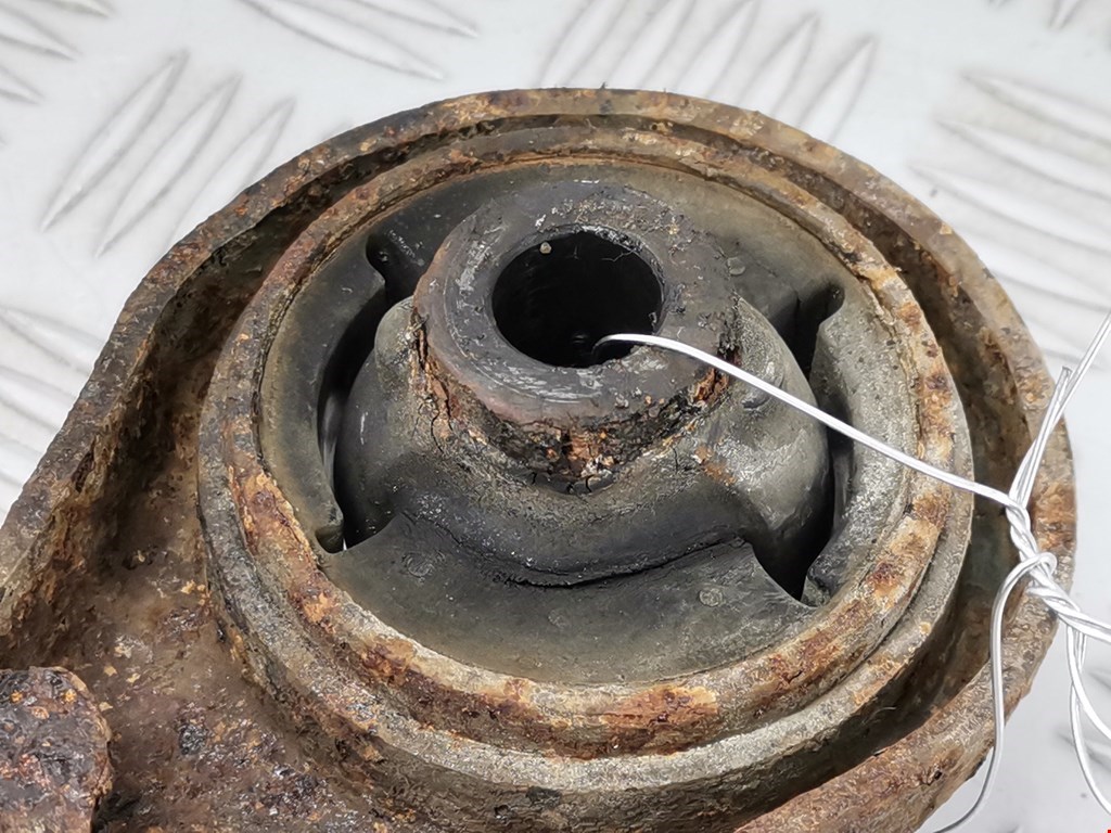 Рычаг передний левый SUZUKI Grand Vitara 2005-2015