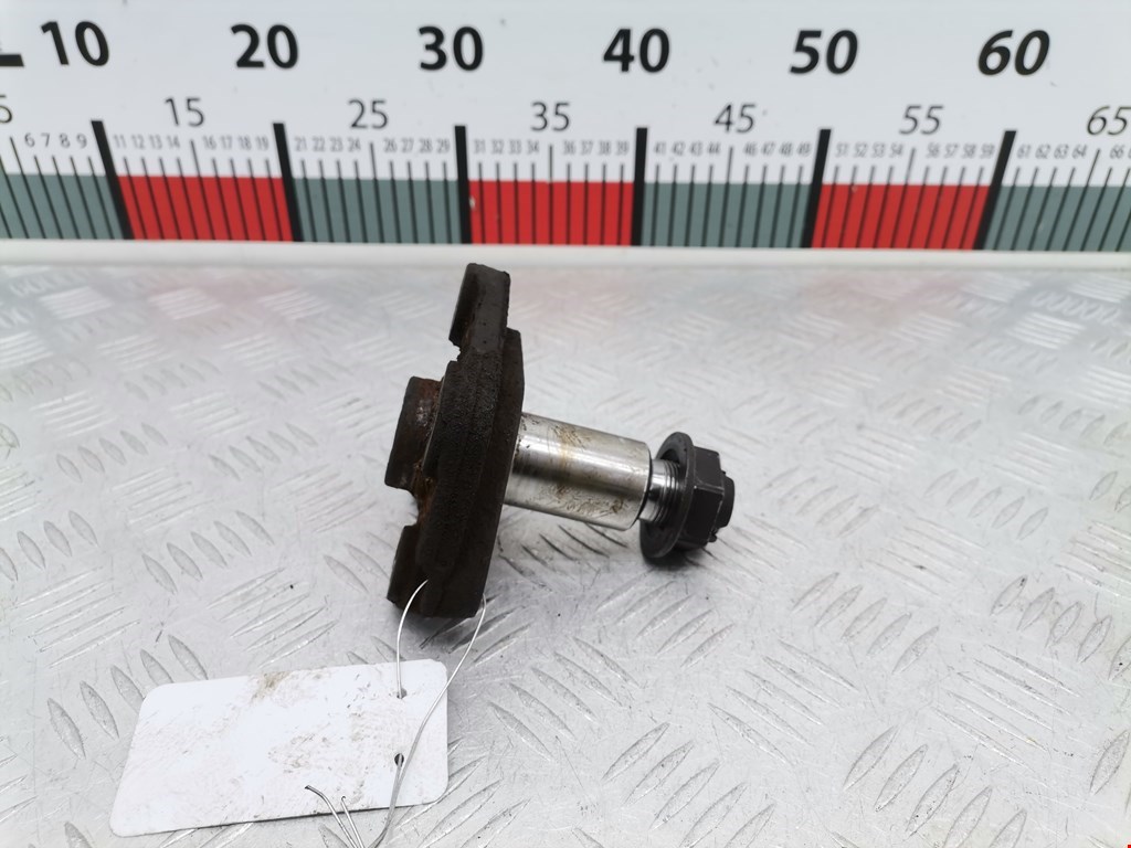 Кулак задний левый Opel Corsa D (2006-2014)