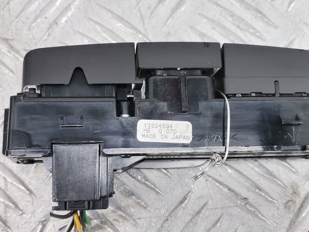 Кнопка аварийной сигнализации (аварийки) OPEL Insignia 2008-2017