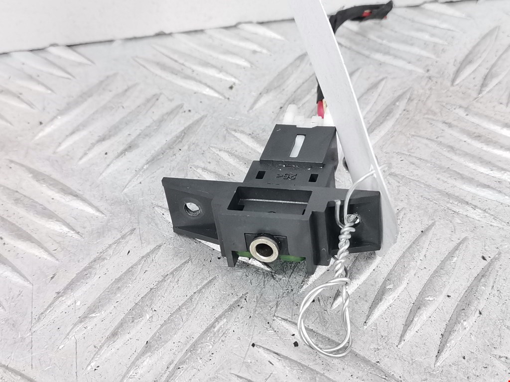 Разъем AUX/USB RENAULT Koleos HY 2008-2016