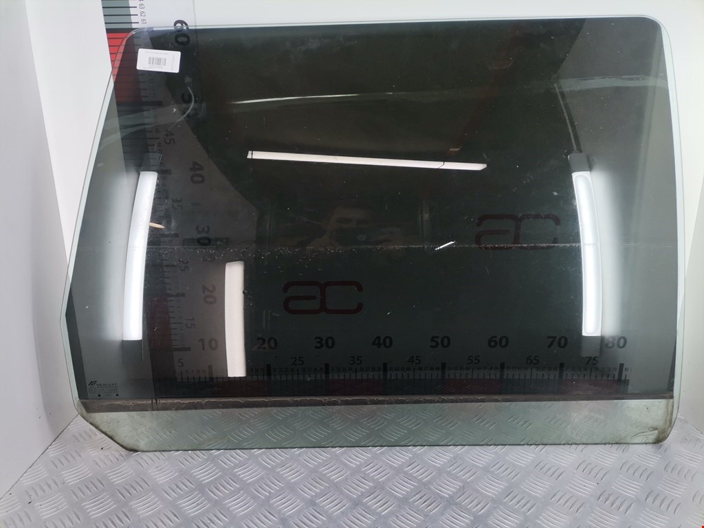 Стекло двери заднее правое SEAT Alhambra 1996-2010