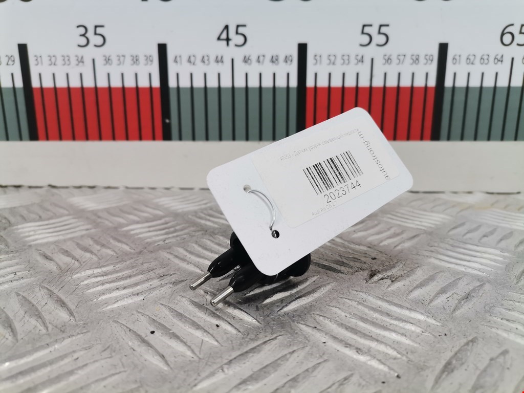 Датчик уровня в бачок омывателя AUDI A6 C6 2004-2010