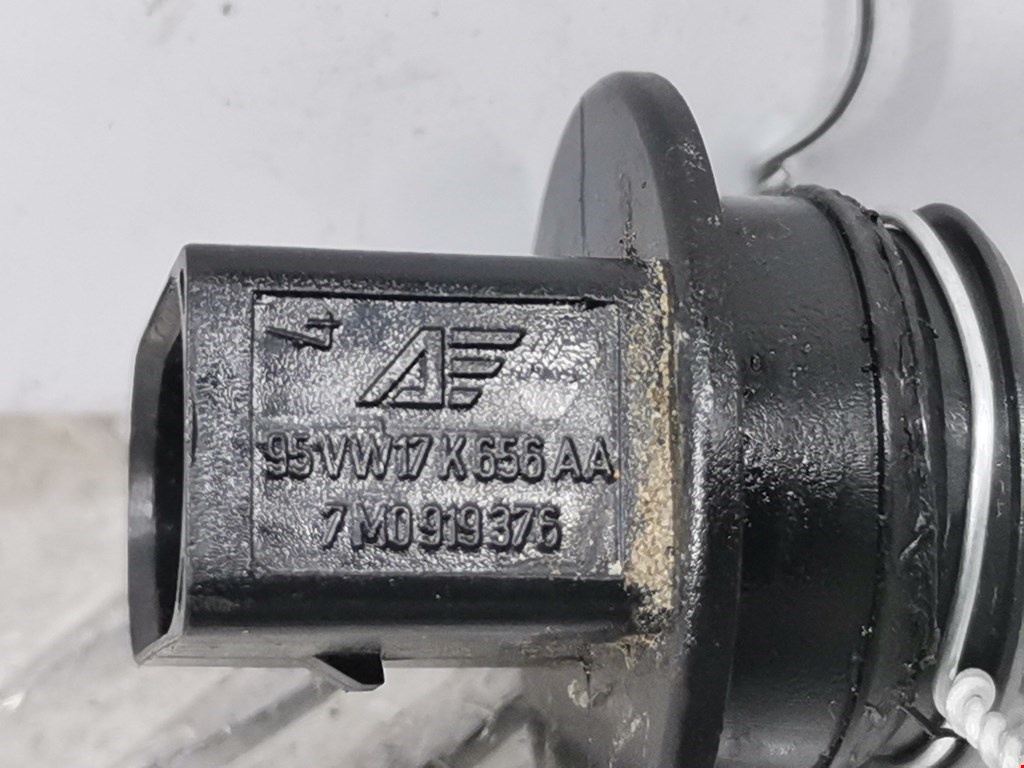 Датчик уровня в бачок омывателя AUDI A6 C6 2004-2010