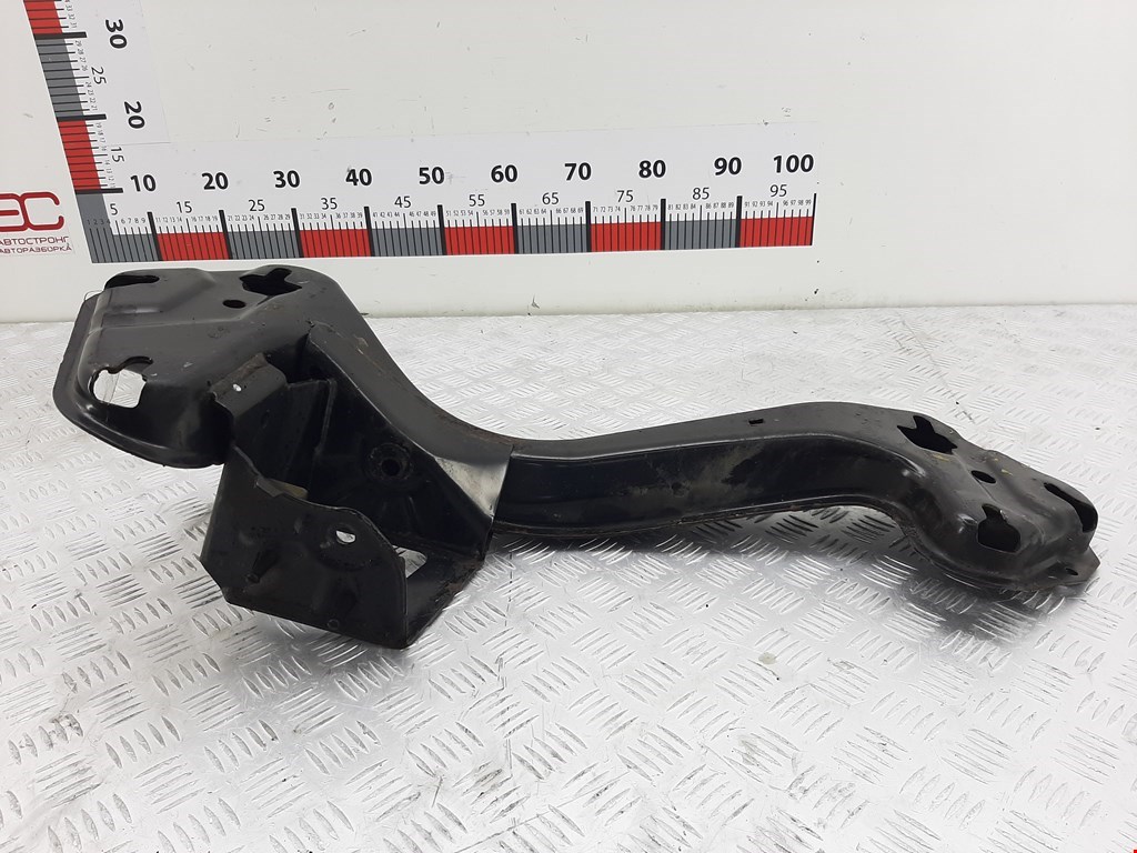 Кронштейн (крепление лапа траверса) кпп BMW X5 (E53) (1999-2006)