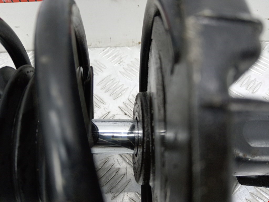 Амортизатор передний левый MERCEDES-BENZ CLK-Class W209 2002-2009