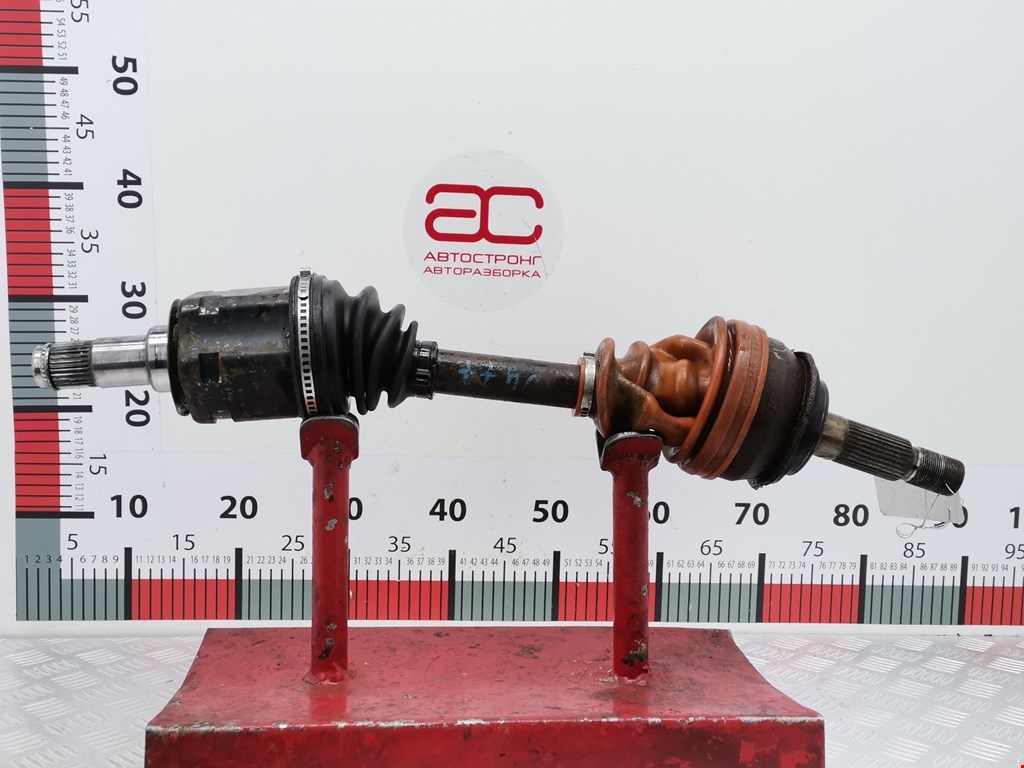 Полуось передняя левая (приводной вал шрус) Toyota Hilux 7 (2005-2016)