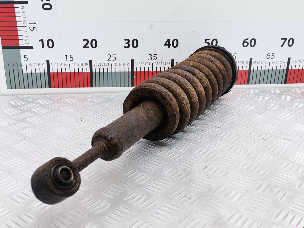 Амортизатор передний правый TOYOTA Hilux VII AN10 AN 20 AN30 2005-2015