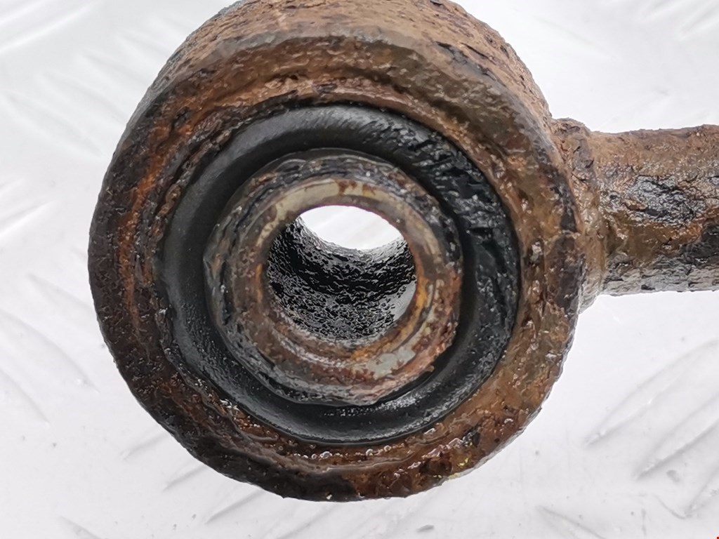 Амортизатор передний правый TOYOTA Hilux VII AN10 AN 20 AN30 2005-2015