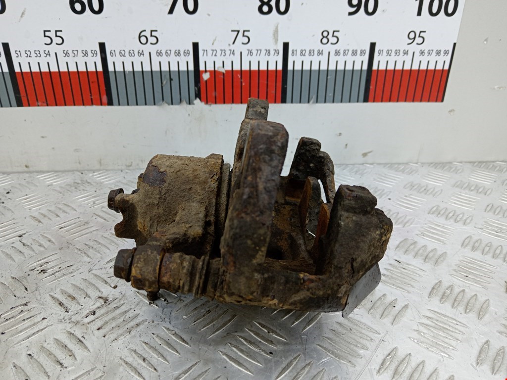 Суппорт передний левый MITSUBISHI L200 KB 2006-2015