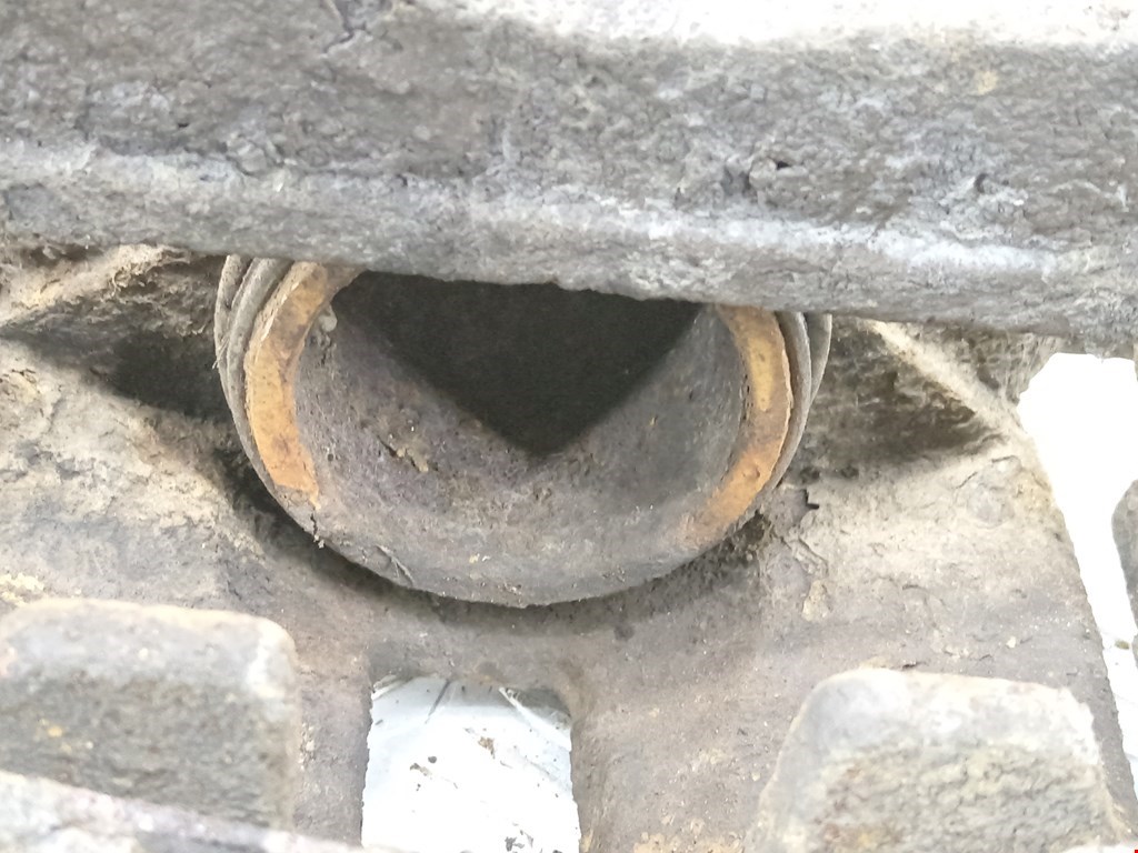 Суппорт передний левый MITSUBISHI L200 KB 2006-2015