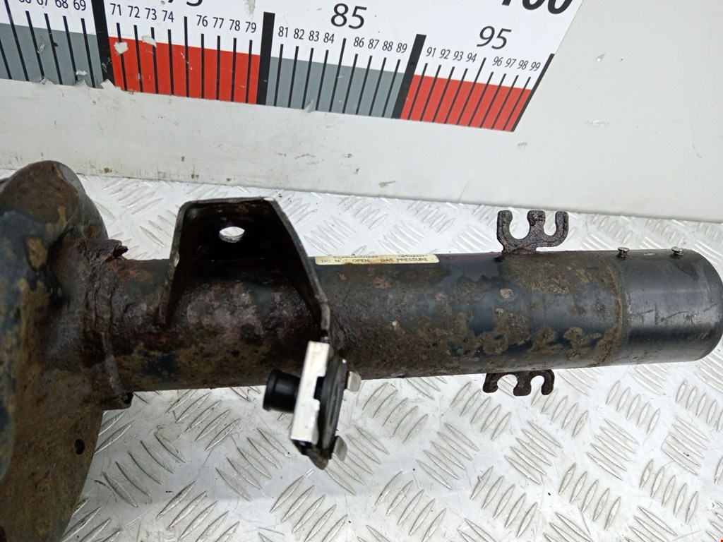 Амортизатор передний левый BMW X3 E83 2003-2010