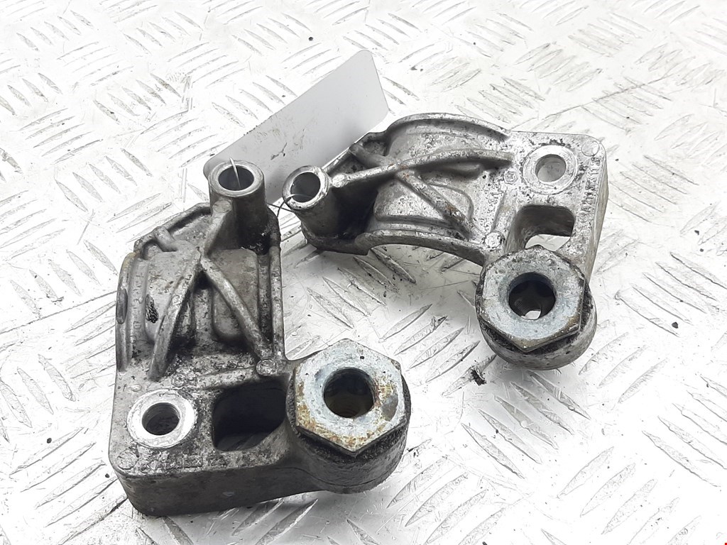 Кронштейн (крепление скоба) стабилизатора переднего Mercedes E-Class (W211) (2002-2009)