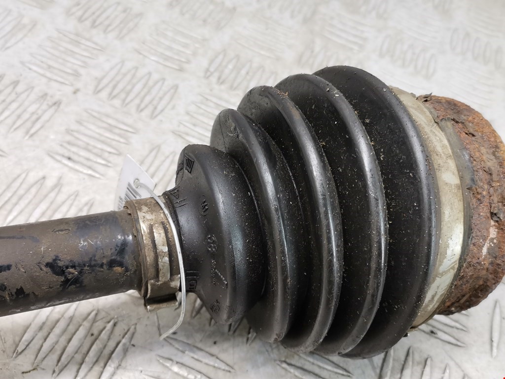 Полуось (привод, приводной вал) передняя правая BMW X3 E83 2003-2010