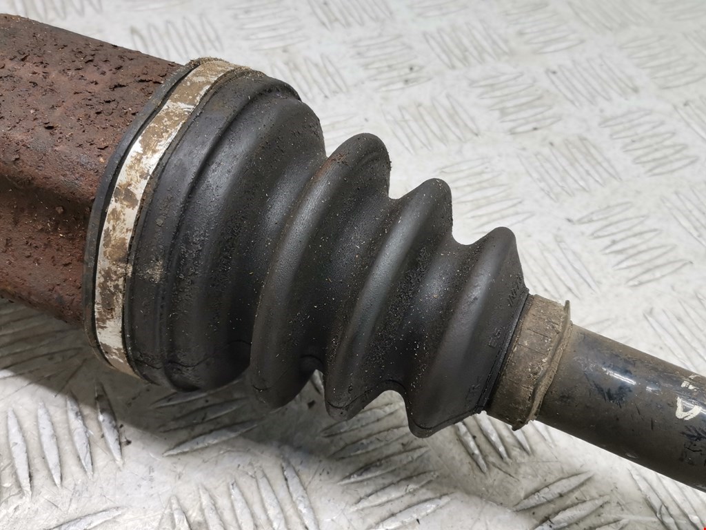 Полуось (привод, приводной вал) передняя правая BMW X3 E83 2003-2010