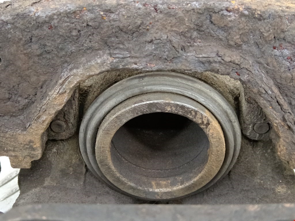 Суппорт передний правый BMW X5 E53 1999-2006